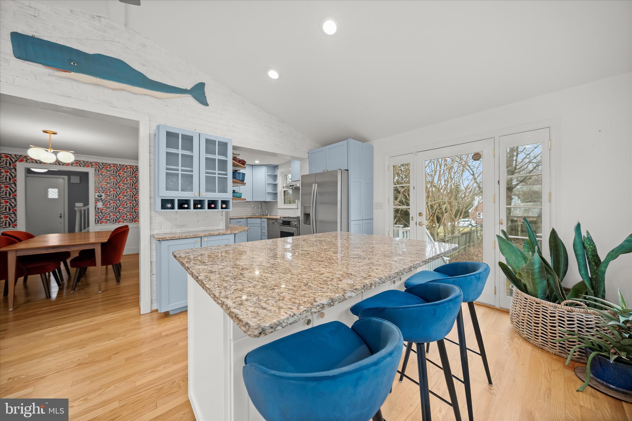 10310 Naglee Road Silver Spring, MD 20903 - Photo 10 of 40 Island w/Bar Seating