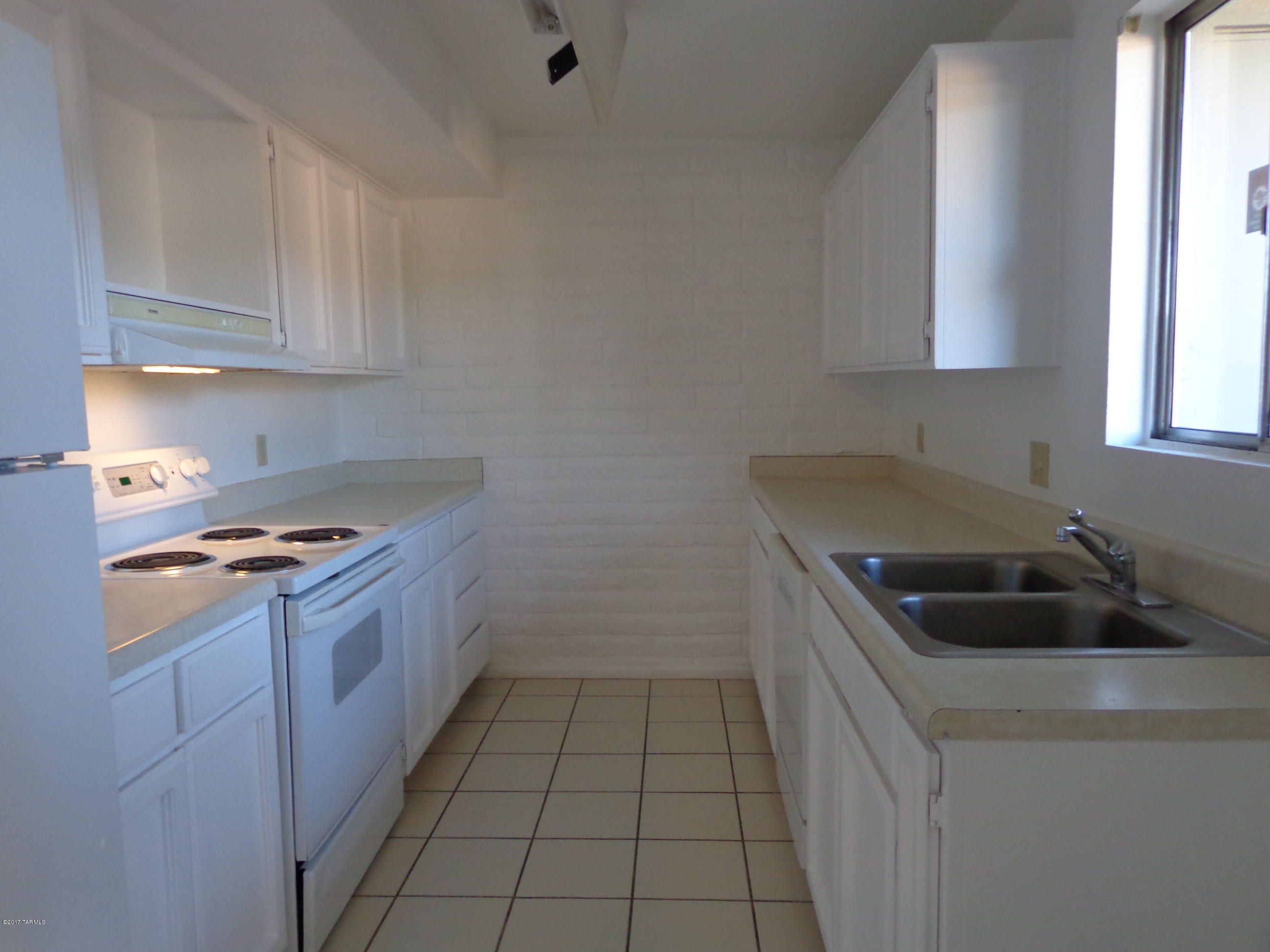 4325 East Allison Road Tucson, AZ 85712 - Photo 5 of 16