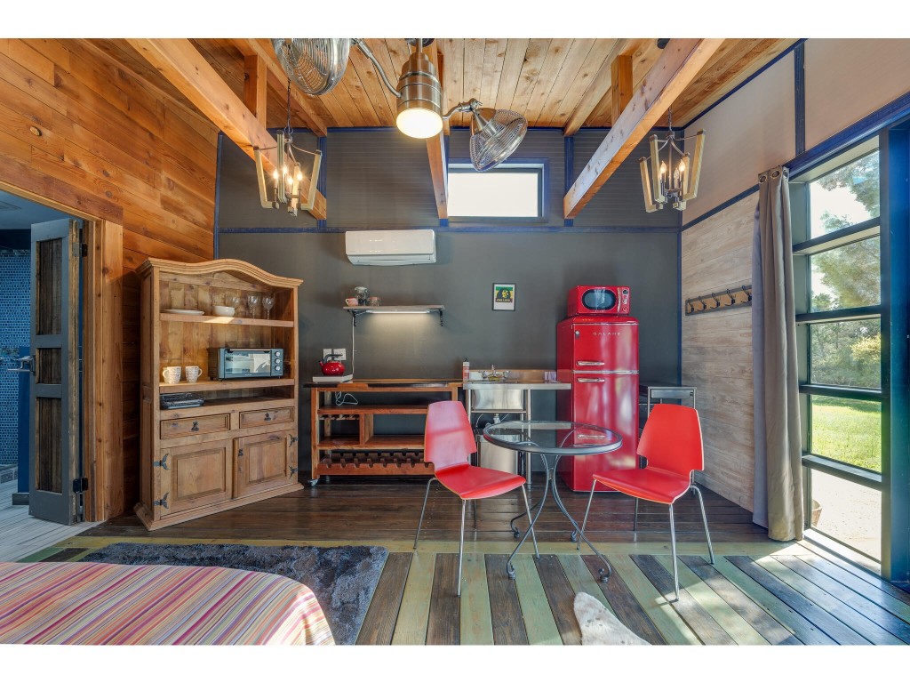 250 Caliche Road Wimberley, TX 78676 - Photo 31 of 40 a room with musical instruments