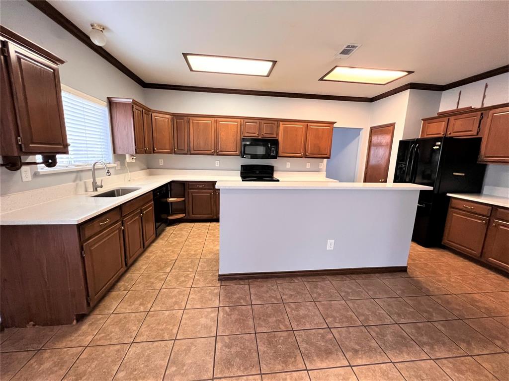 738 Ridgemont Drive Allen, TX 75002 - Photo 17 of 21 Kitchen