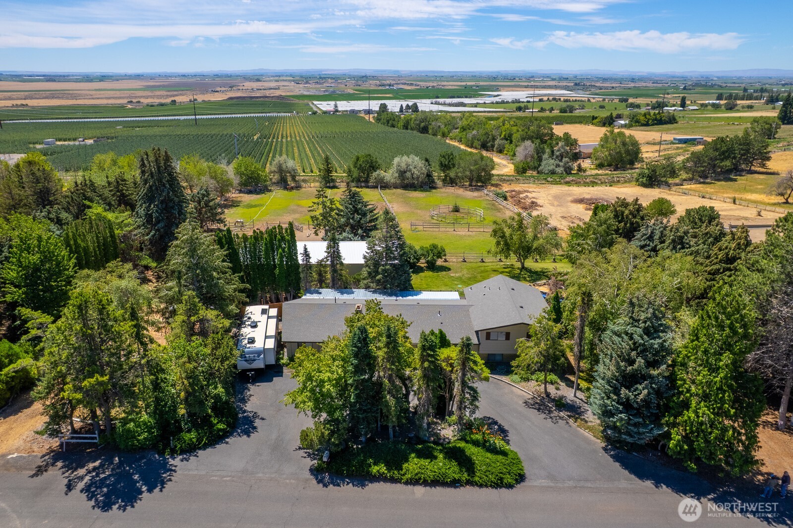 5255 Painted Hills Road Ephrata, WA 98823 - Photo 4 of 32