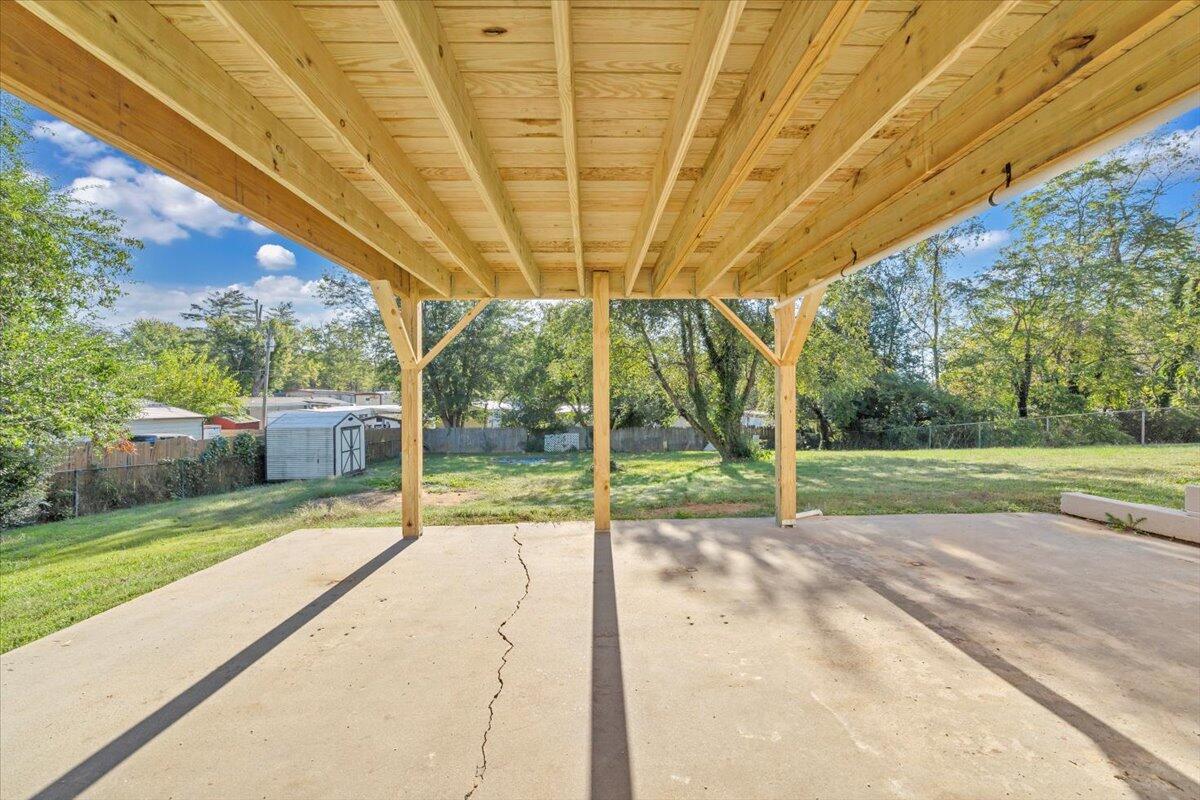 210 Post Road Roanoke, VA 24019 - Photo 41 of 56 a view of a house with a big yard