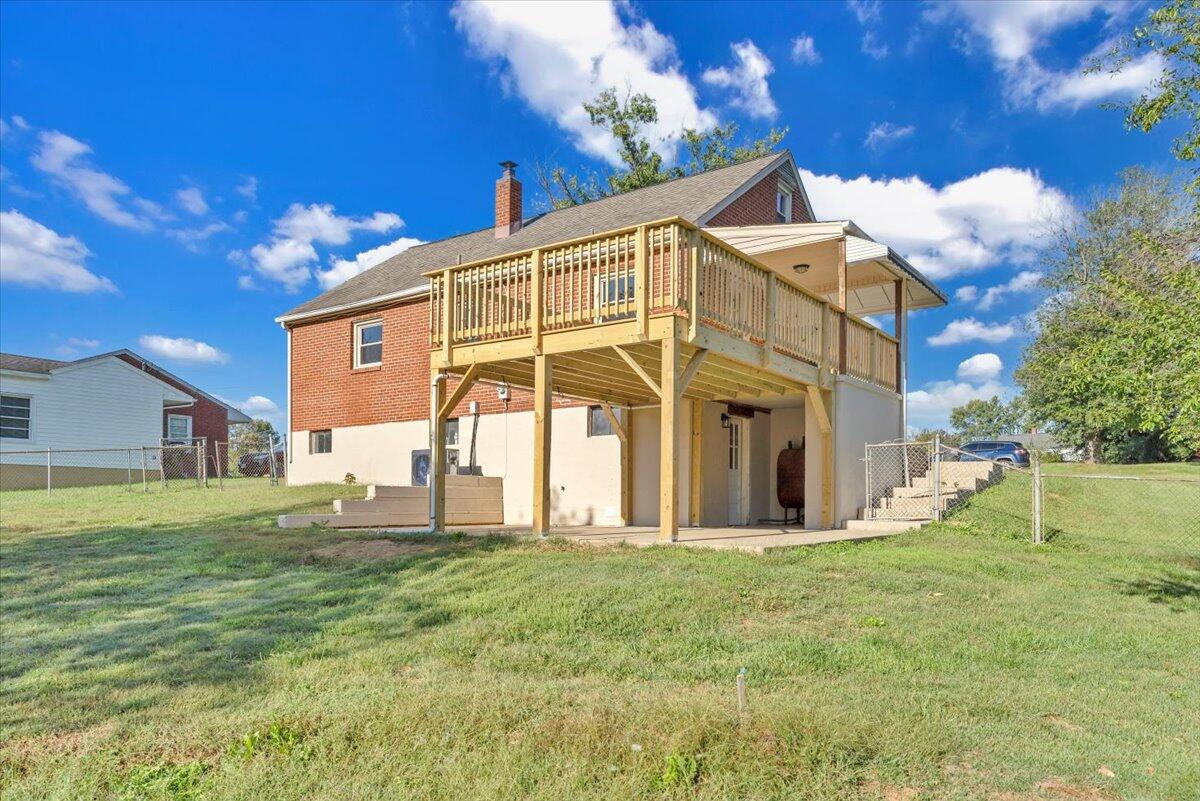 210 Post Road Roanoke, VA 24019 - Photo 44 of 56 a view of a house with a yard