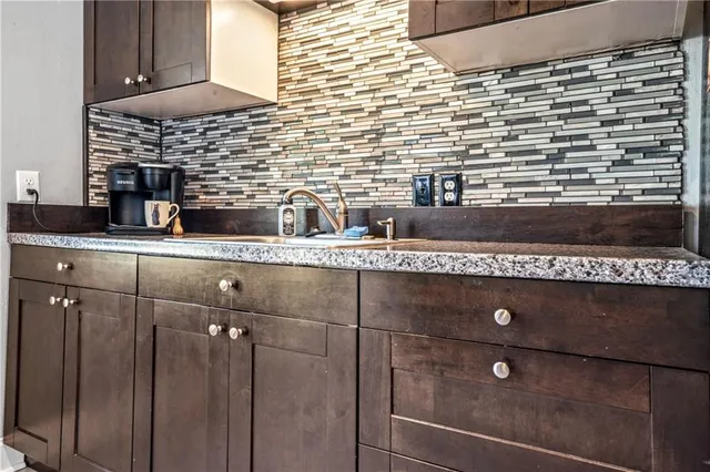 $200,000 | 6522 Kimball Avenue, Kansas City, KS 66104