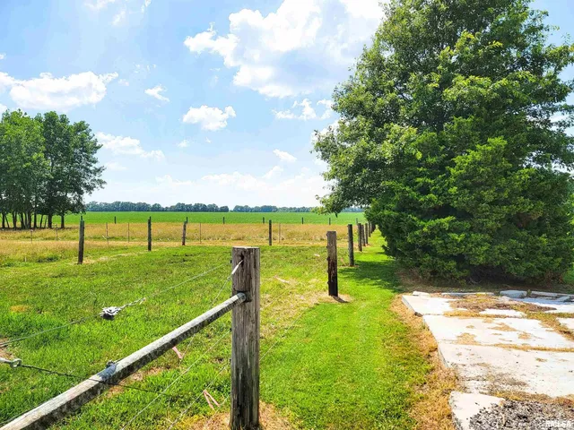 $349,900 | 232 Palm Lane, Louisville, IL 62858