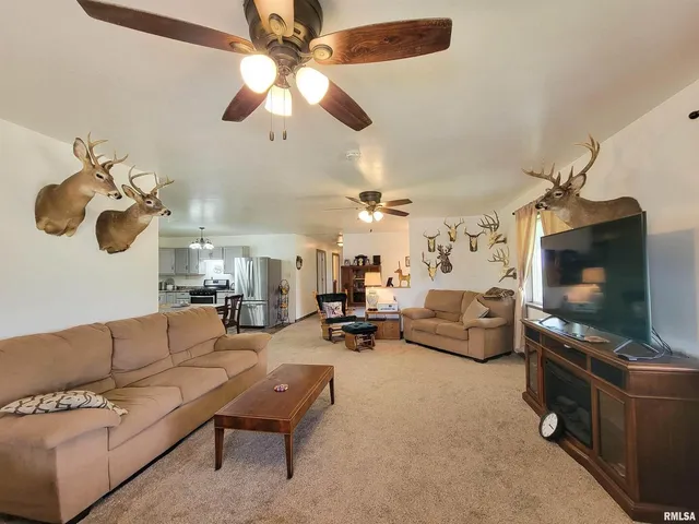 $349,900 | 232 Palm Lane, Louisville, IL 62858