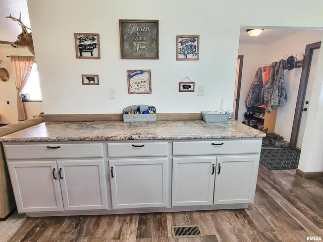 $349,900 | 232 Palm Lane, Louisville, IL 62858