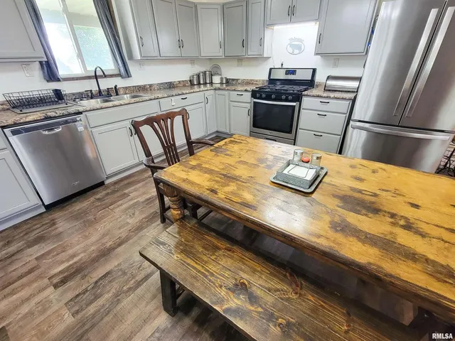 $349,900 | 232 Palm Lane, Louisville, IL 62858