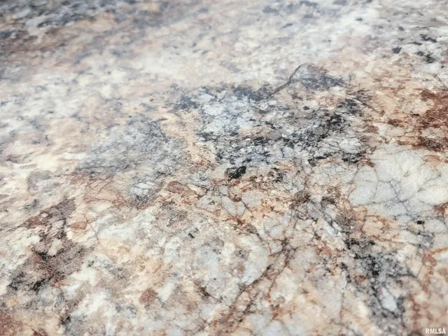 $349,900 | 232 Palm Lane, Louisville, IL 62858