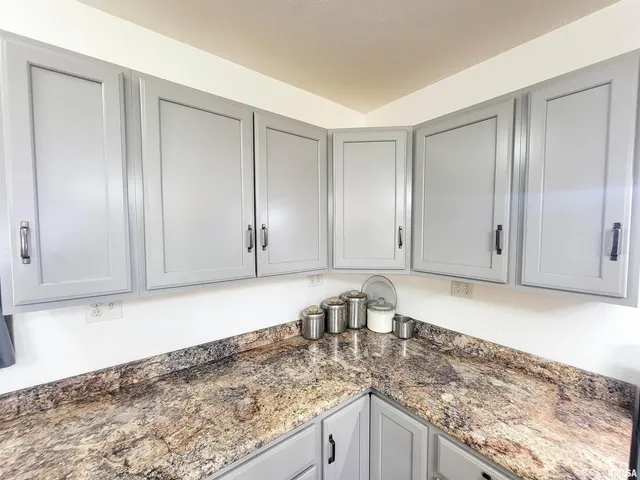 $349,900 | 232 Palm Lane, Louisville, IL 62858