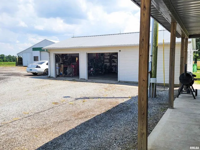 $349,900 | 232 Palm Lane, Louisville, IL 62858