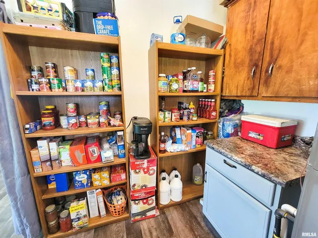 $349,900 | 232 Palm Lane, Louisville, IL 62858