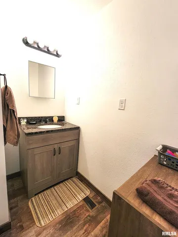 $349,900 | 232 Palm Lane, Louisville, IL 62858