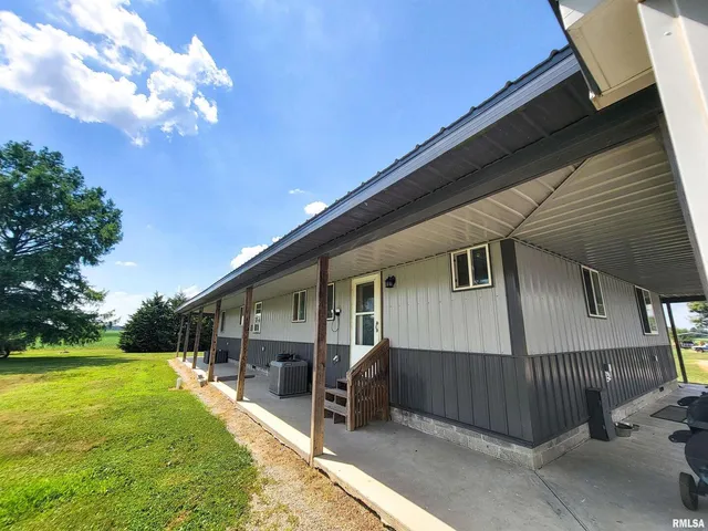 $349,900 | 232 Palm Lane, Louisville, IL 62858