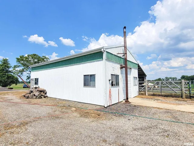 $349,900 | 232 Palm Lane, Louisville, IL 62858