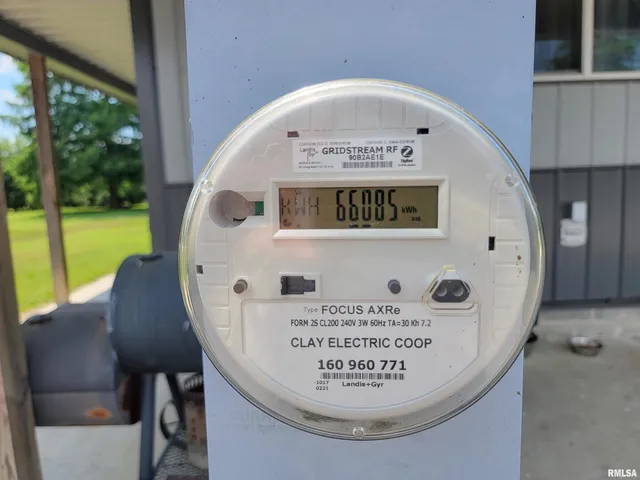 $349,900 | 232 Palm Lane, Louisville, IL 62858