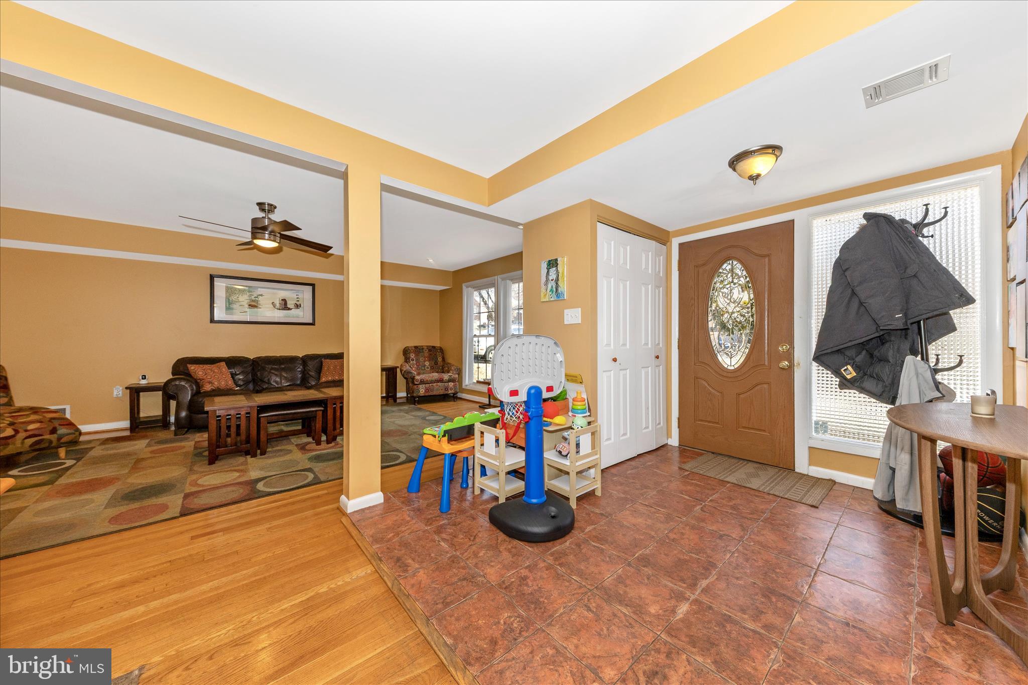 11412 Fairoak Drive Silver Spring, MD 20902 - Photo 6 of 49 Foyer