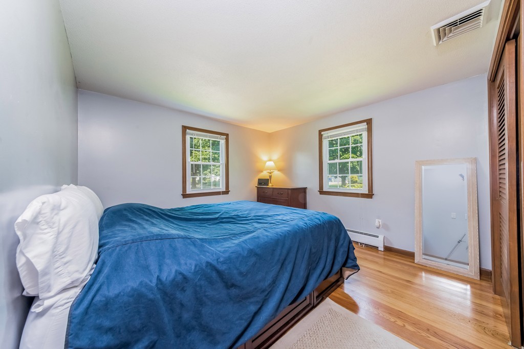 78 Clement Street Springfield, MA 01118 - Photo 7 of 12