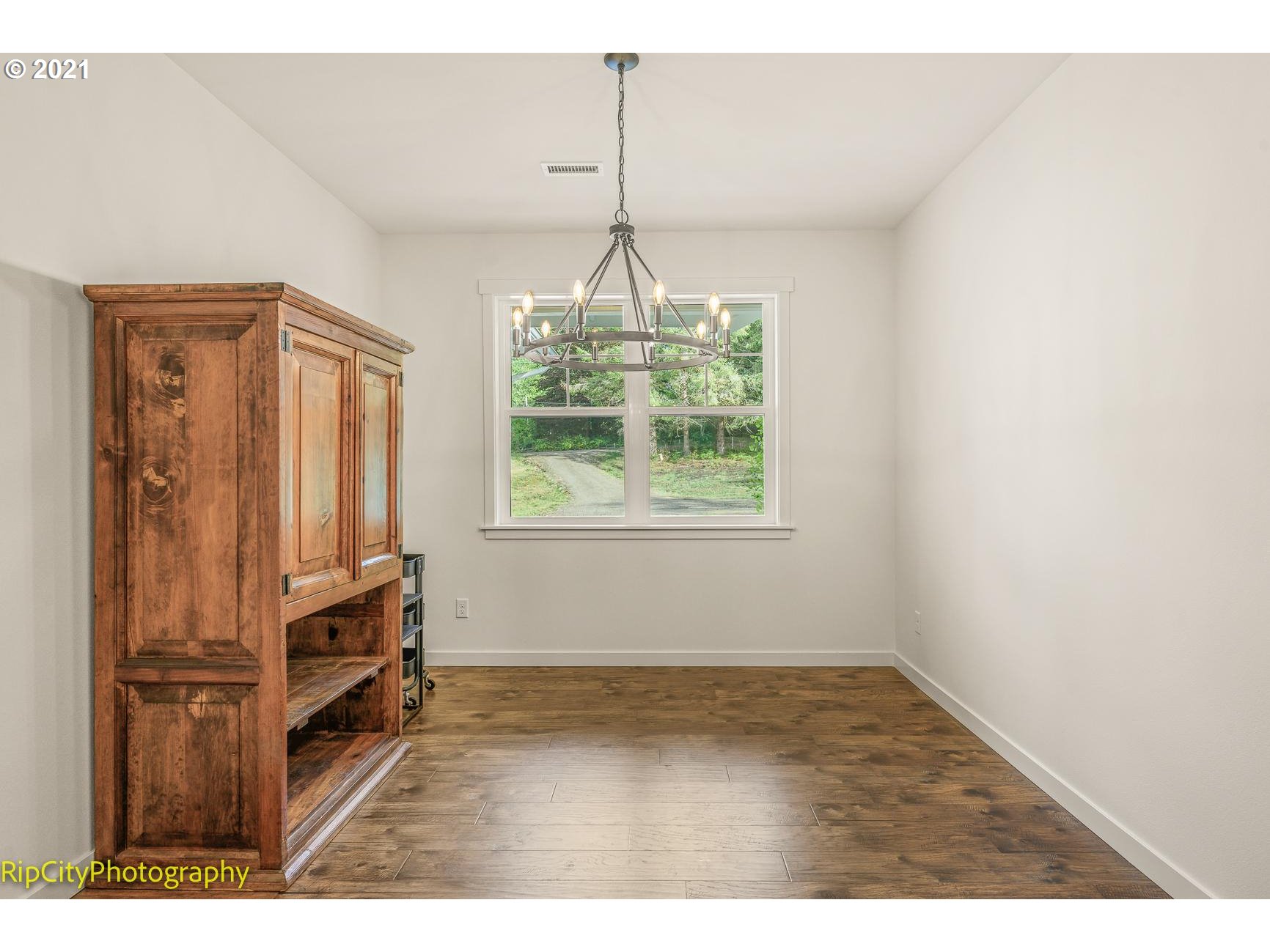 92231 Simonsen Road Astoria, OR 97103 - Photo 11 of 32 Dining Room