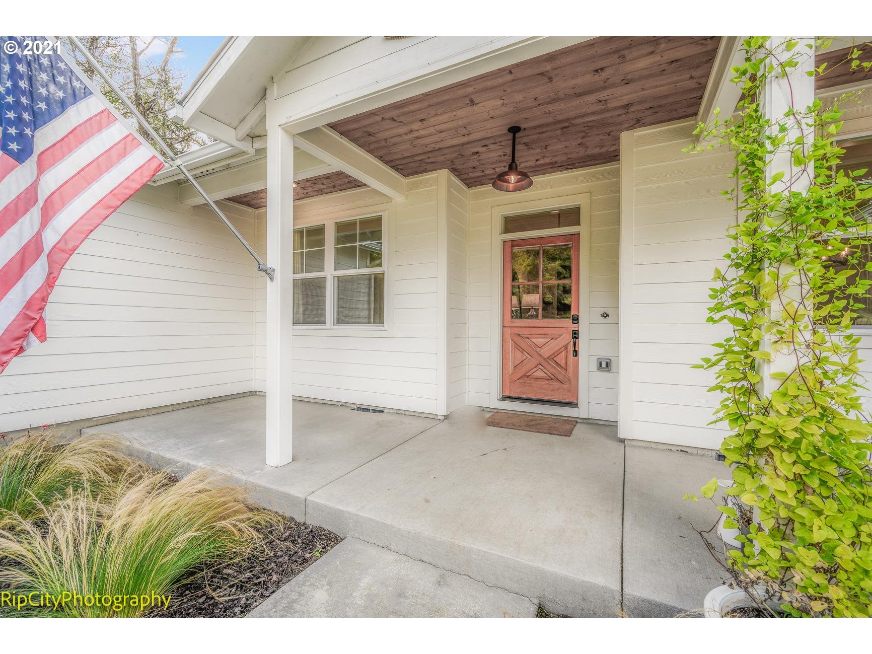 92231 Simonsen Road Astoria, OR 97103 - Photo 4 of 32 Gallery Image 4