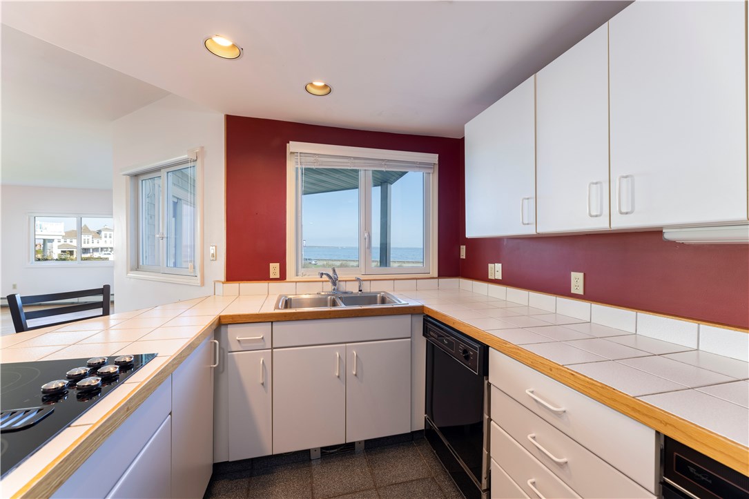 101 Ocean Road Narragansett, RI 02882 - Photo 10 of 33