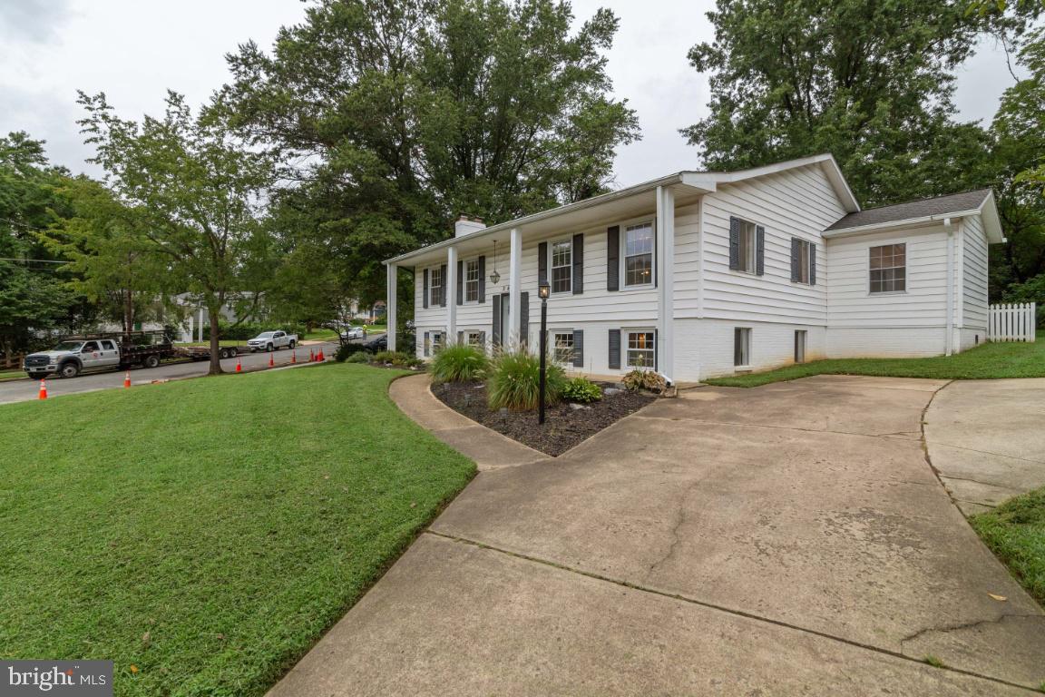 3616 Old Post Road Fairfax, VA 22030 - Photo 2 of 33 Large corner lot