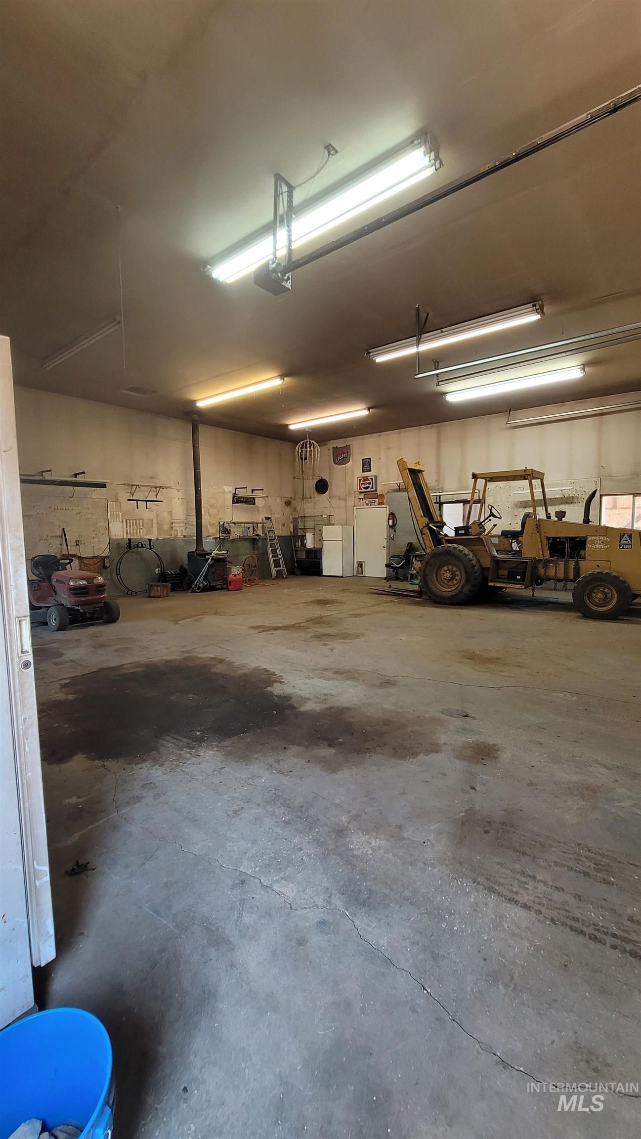 2122 Highway 95 Council, ID 83612 - Photo 27 of 31 View of garage