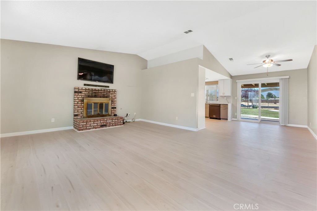 9742 East Ave R 8 Littlerock, CA 93543 - Photo 9 of 41
