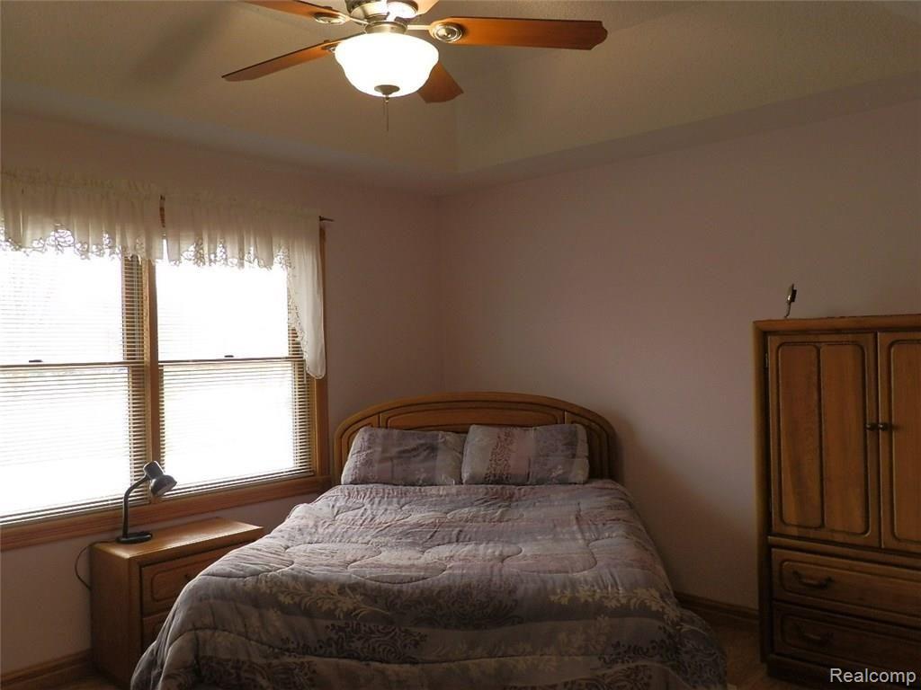 5124 Elms Road Flushing, MI 48433 - Photo 13 of 24 5124 N Elms.13