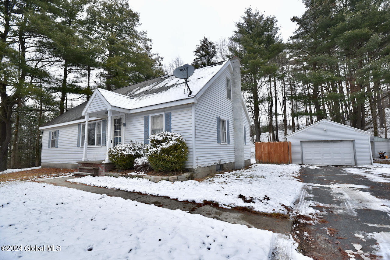 11 Arthur Road Sand Lake, NY 12196 - Photo 2 of 37 5