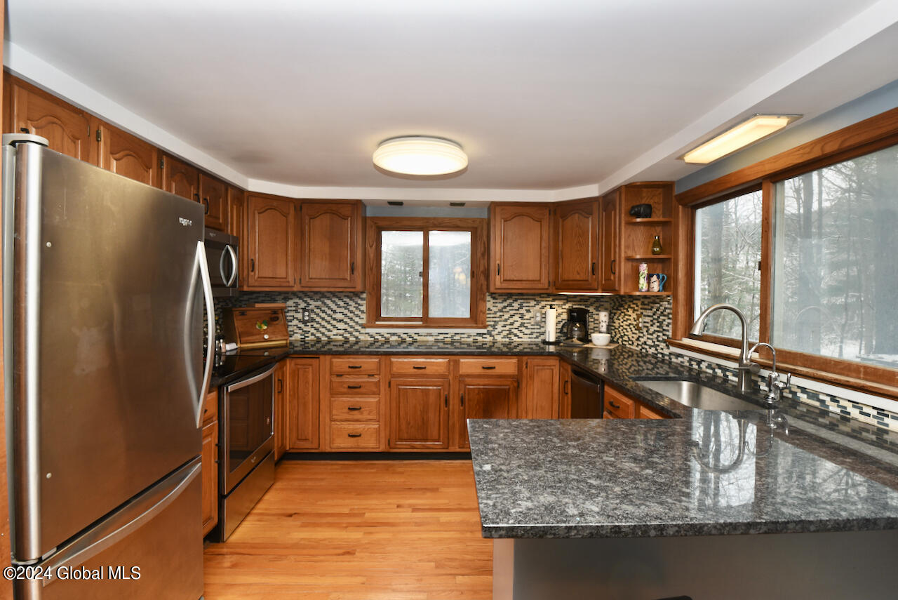 11 Arthur Road Sand Lake, NY 12196 - Photo 7 of 37 17