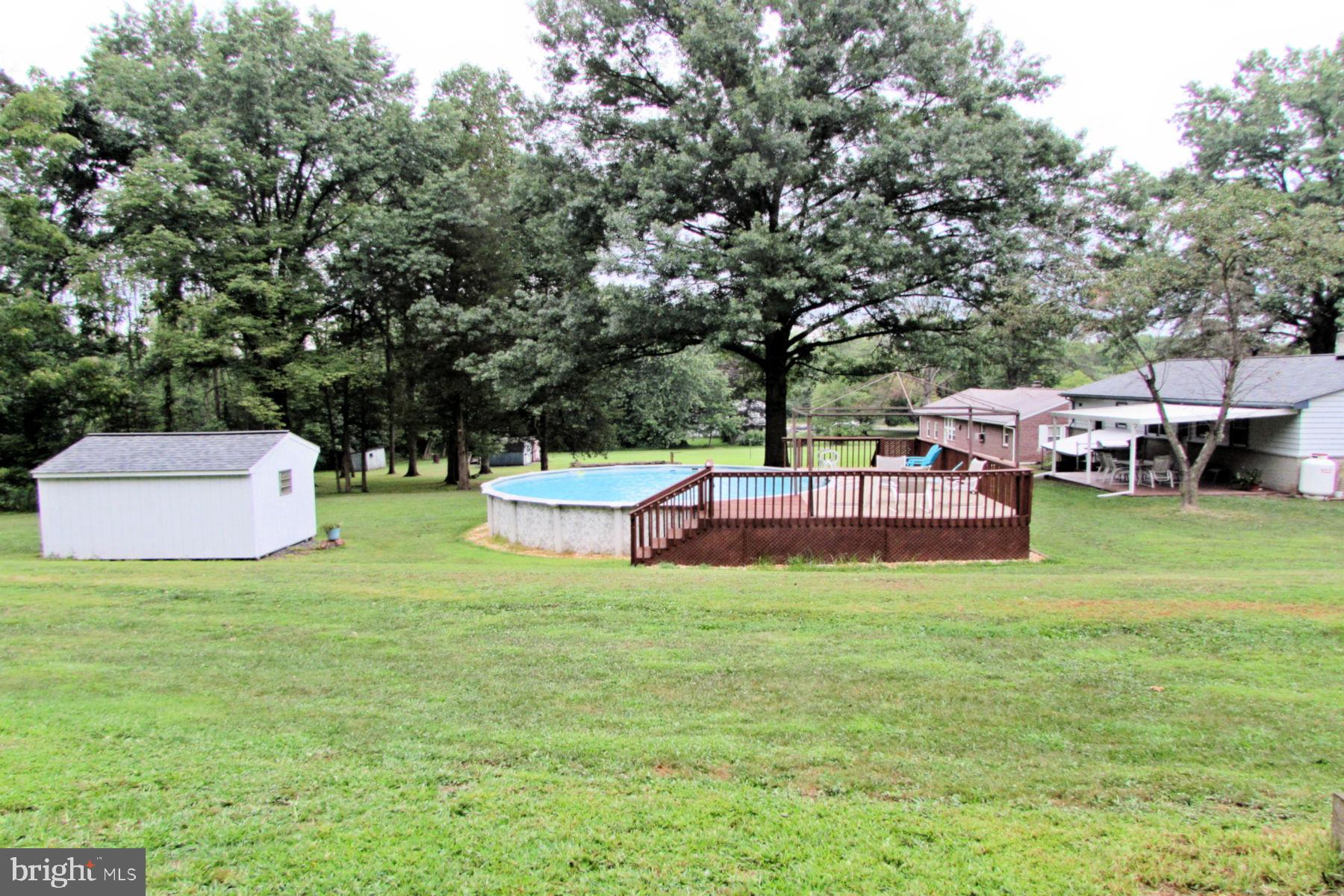 2148 Cedar Road Elizabethtown, PA 17022 - Photo 31 of 39 Side view of yard