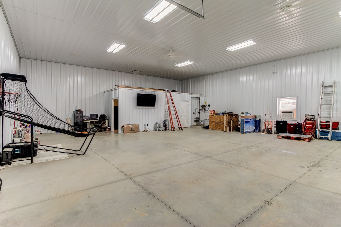 8701 Waltz Road Mount Vernon, IN 47620 - Photo 26 of 36 Gallery Image 26