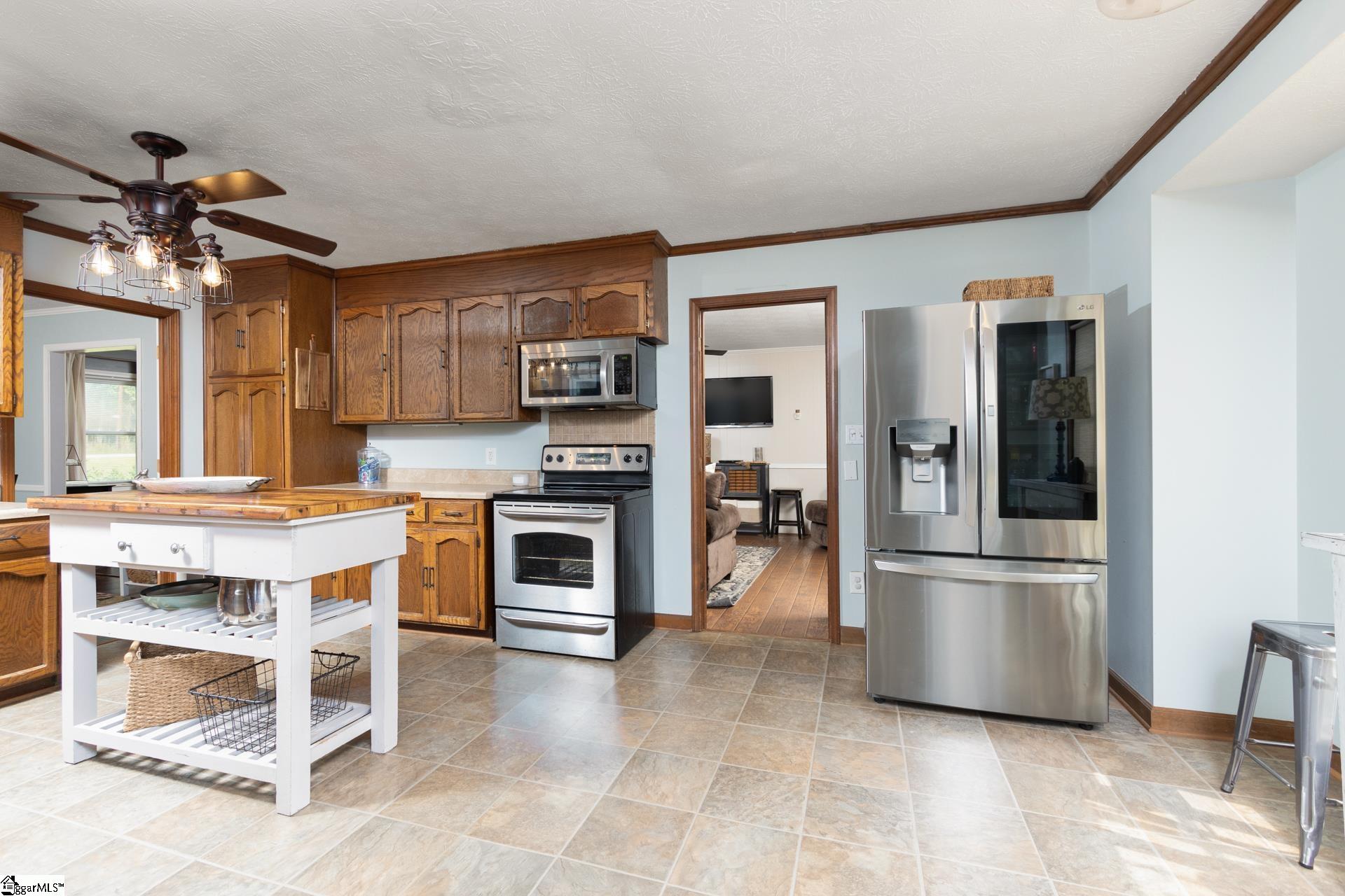 150 State Rd S-30-498 Laurens, SC 29360 - Photo 3 of 36 Gallery Image 3