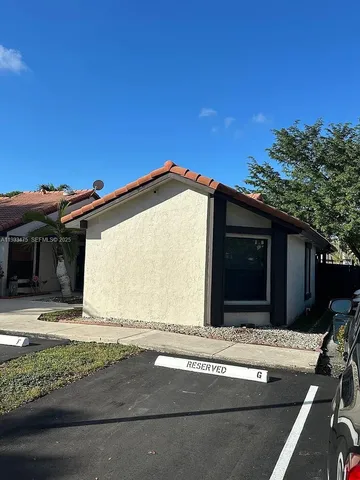 $2,700 | 14980 Southwest 49th Lane, Unit 1H, Miami, FL 33185