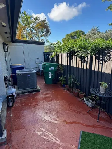 $2,700 | 14980 Southwest 49th Lane, Unit 1H, Miami, FL 33185