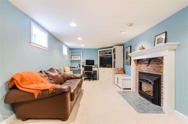 128 Roundwood Road Newton, MA 02464 - Photo 9 of 11 Gallery Image 9