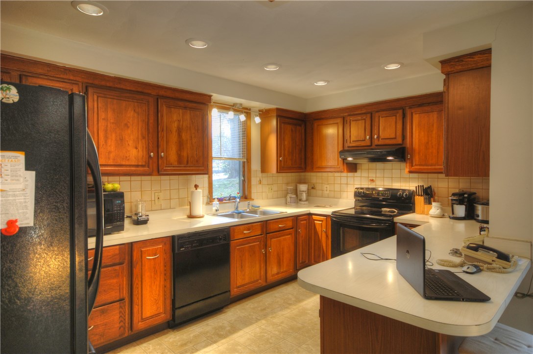 17 Mitris Boulevard Lincoln, RI 02865 - Photo 25 of 31