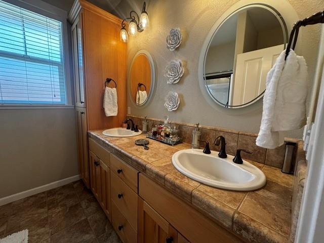 136 Cottage Circle Murphys, CA 95247 - Photo 15 of 20
