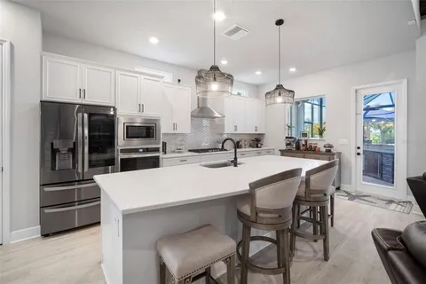 $999,999 | 5405 Del Coronado Drive, Apollo Beach, FL 33572