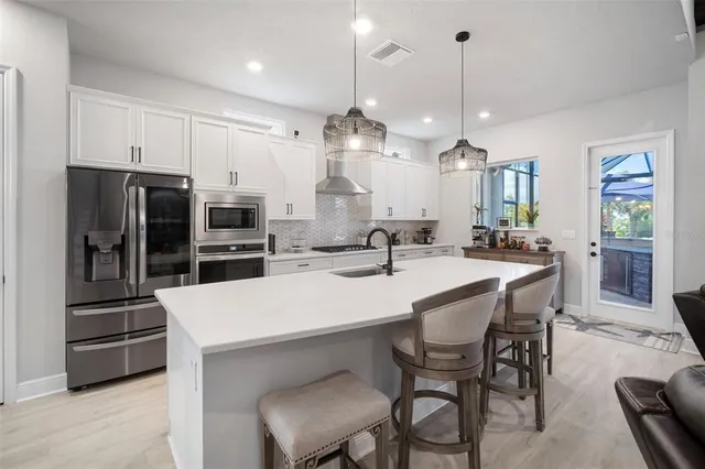 $999,999 | 5405 Del Coronado Drive, Apollo Beach, FL 33572