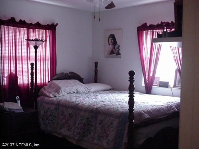 14432 Southwest 75th Avenue Starke, FL 32091 - Photo 4 of 8 Master bedroom