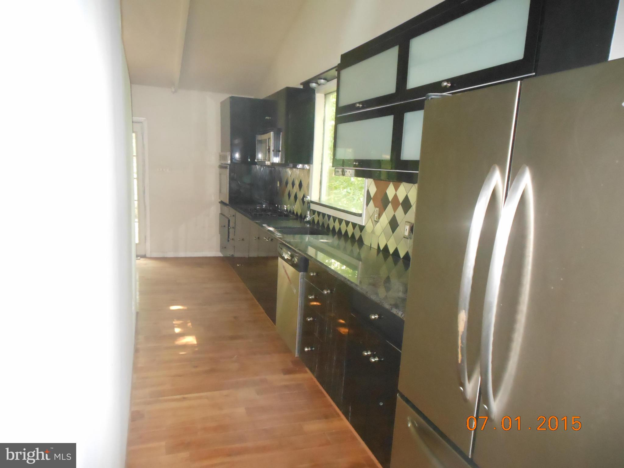1011 Hart Road Towson, MD 21286 - Photo 6 of 25 Kitchen
