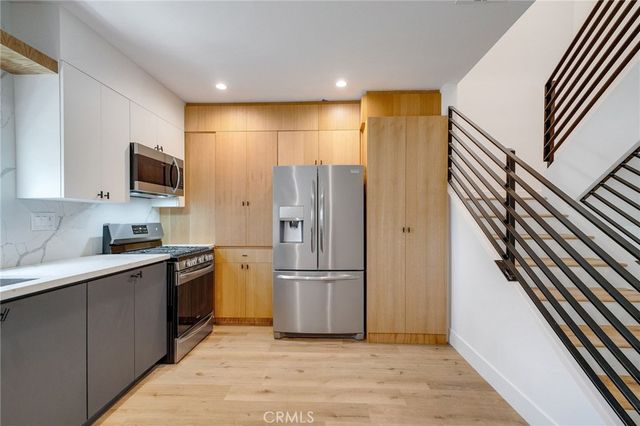 $3,300 | 6201 La Mirada Avenue, Unit 4, Los Angeles, CA 90038