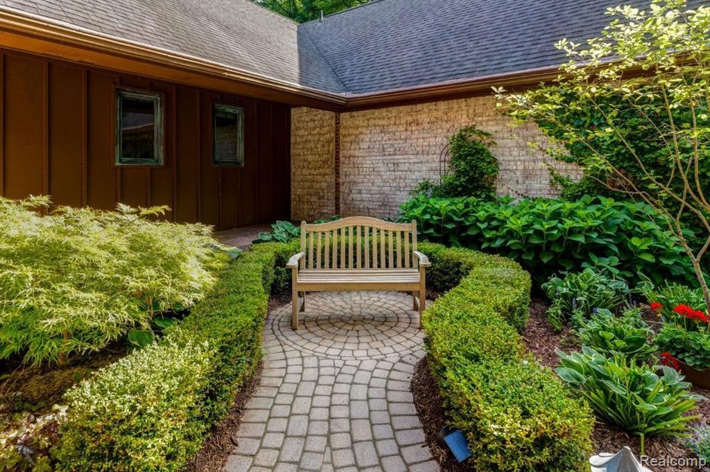 28265 West 14 Mile Road Farmington Hills, MI 48334 - Photo 20 of 69