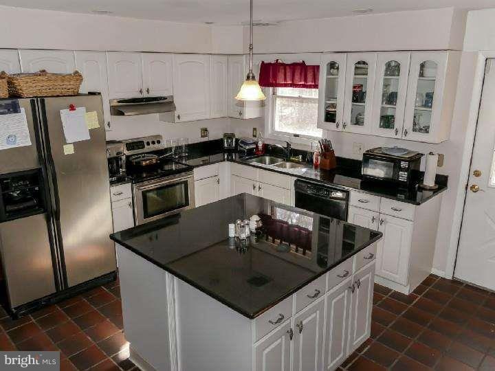 806 Ridge Valley Road Sellersville, PA 18960 - Photo 6 of 25