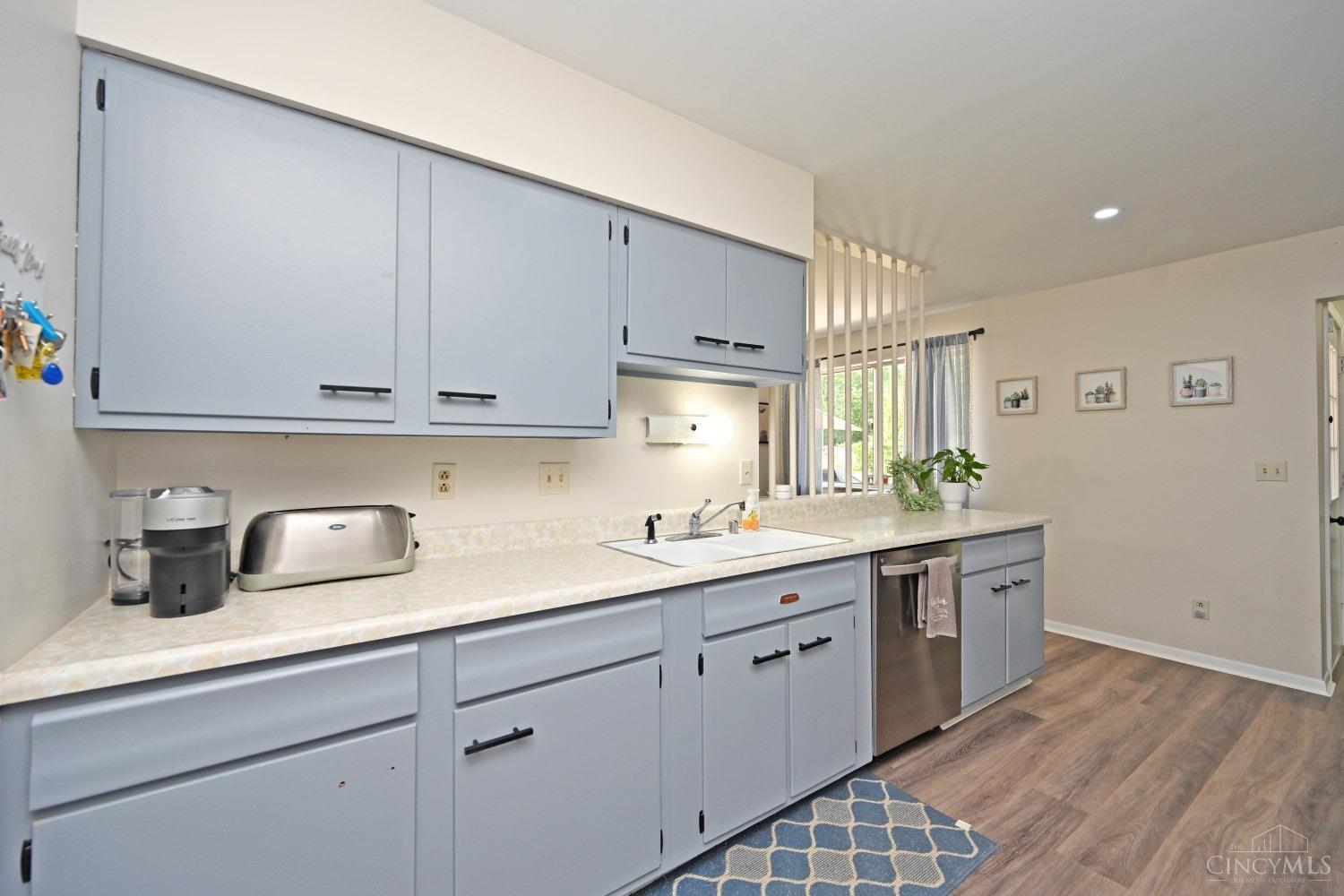 3859 Boomer Road Cincinnati, OH 45247 - Photo 19 of 54