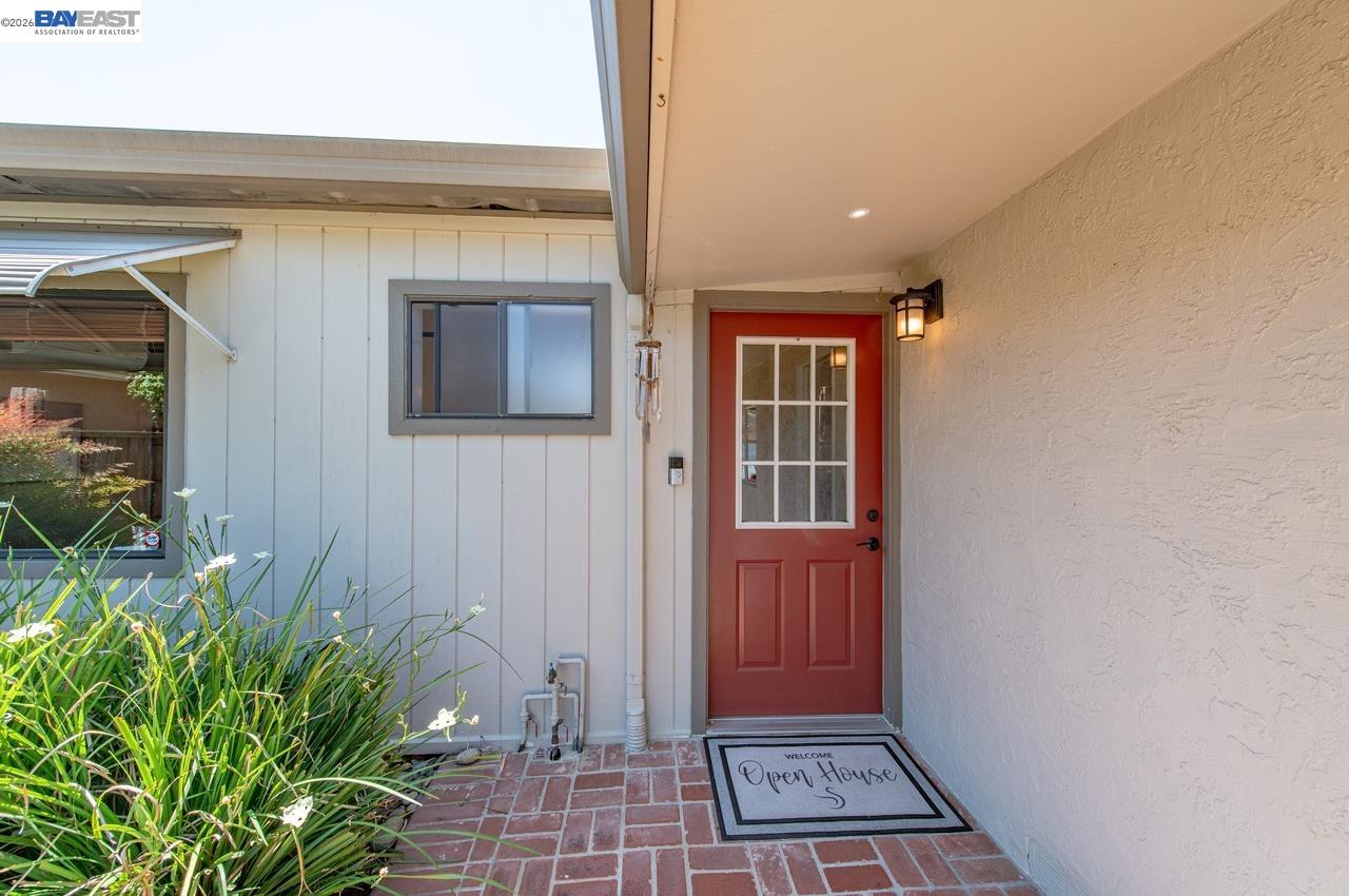 42657 Newport Drive Fremont, CA 94538 - Photo 4 of 39