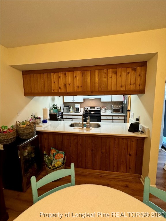 165 Springberry Lane, Unit 165 Chapel Hill, NC 27517 - Photo 12 of 41 a kitchen with a sink and cabinets