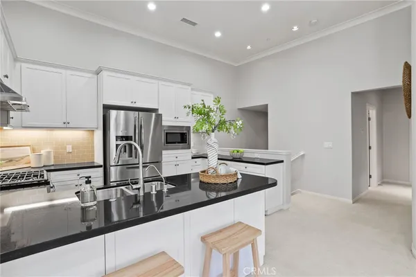 $1,150,000 | 67 Kempton, Irvine, CA 92620